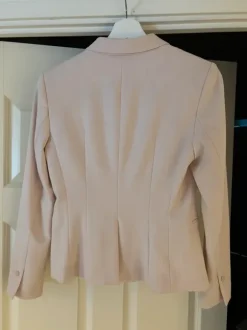 Vaaleanpunainen bleiseri