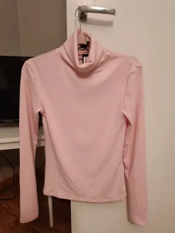 Vaaleanpunainen poolopaita