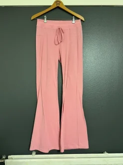 Vaaleanpunaiset olohousut