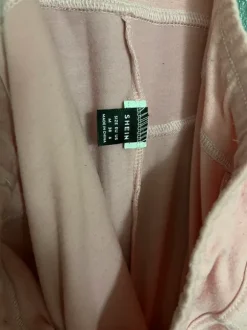 Vaaleanpunaiset olohousut