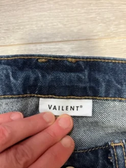 Vailent Loose W 31 L 30