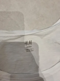 Valkoinen ja musta äitiyspaita