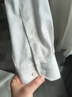 Valkoinen kauluapaita