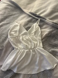 Valkoinen kesätoppi