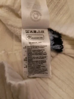 Valkoinen norjalaistyylinen kirjoneule