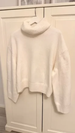 Valkoinen pooloneule