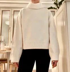 Valkoinen pooloneule