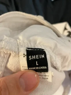 Valkoiset baggy farkut