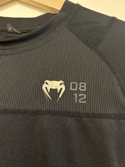 Venum treenipitkähihainen