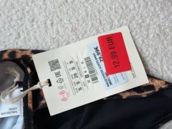 Vientisas maudymosi kostiumėlis