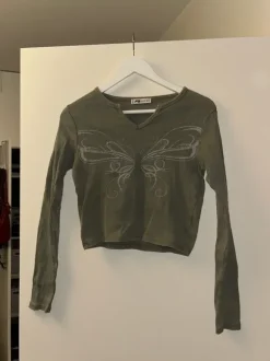 Vihreä pitkähihainen