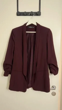 Viininpunainen bleiseri