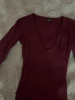 Viininpunainen pitkähihainen