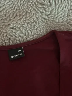 Viininpunainen pitkähihainen