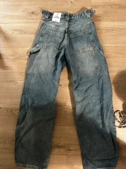 Wide Balloon Jeans