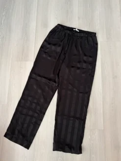 Yöasu-setti eli paita ja housut